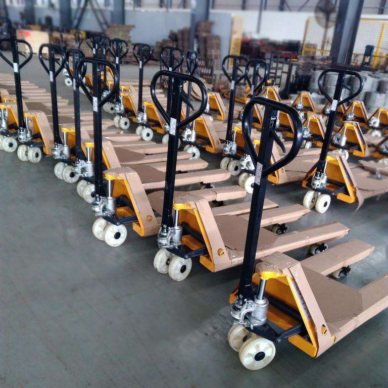 客戶(hù)批量定做環(huán)保型液壓搬運(yùn)車(chē)用于搬貨